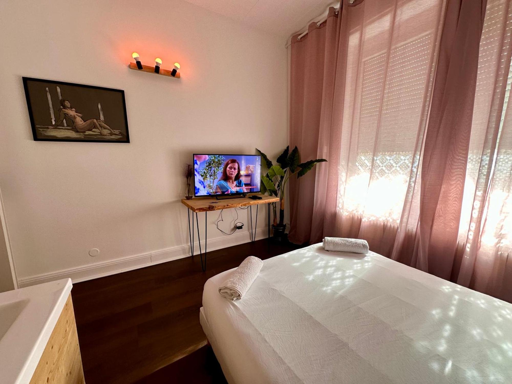A0 Grand Appartement, Jaccuzi, Et Exterieur Thermal Artem A 200m *